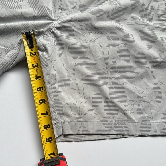 Travis Mathew Gray Flat Front Shorts Classic Casual Design - Picture 4 of 7